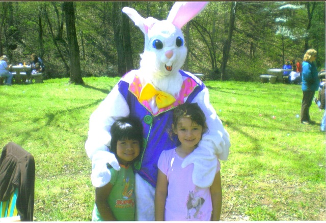 [Eleanor and the Easter Bunny 09[3].jpg]