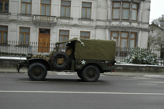 [bastonge0042.jpg]