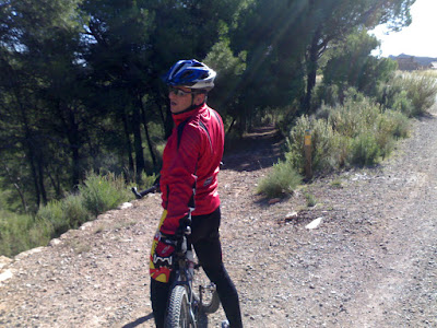 2009-12-05-12h35m52-Descendemos-por-esta-senda