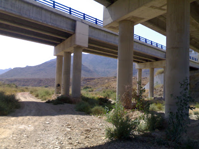 2009-08-28-12h10m13-Puente-Autovia