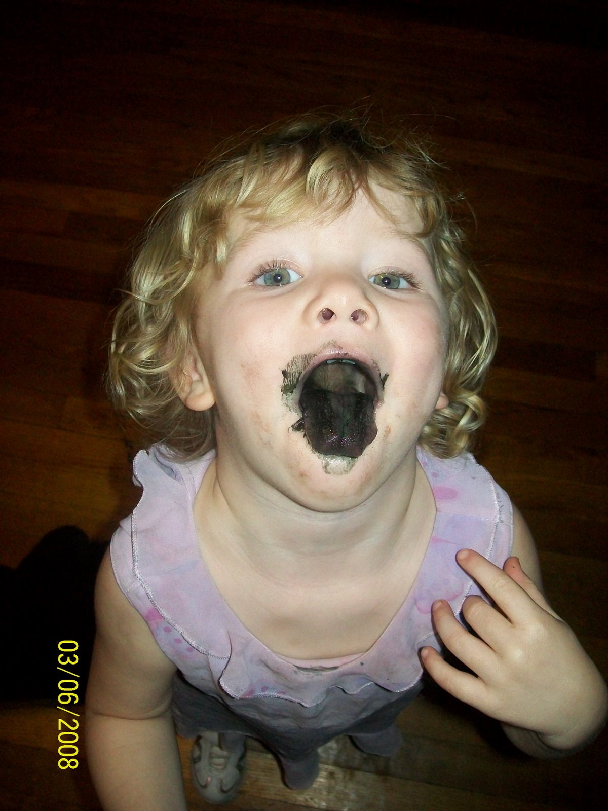 [030709 Mimi Icing Mouth.jpg]