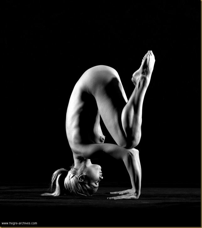 ioga Vibekeposing nude.posing nude_bw_006