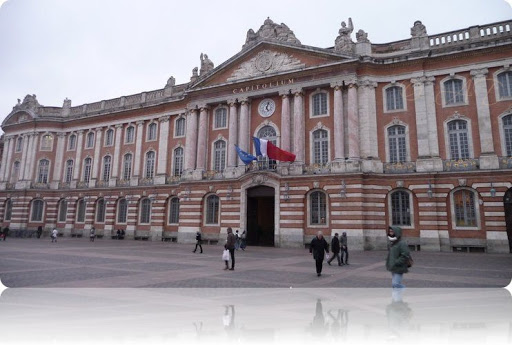 La place du Capitole à Toulouse La place du Capitole à Toulouse