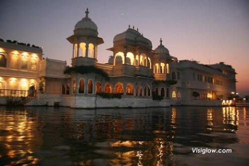 [palace taj.jpg]
