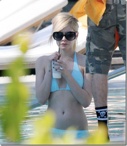 avril_blue_bikini_8