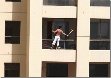 crazy_window_washer_02