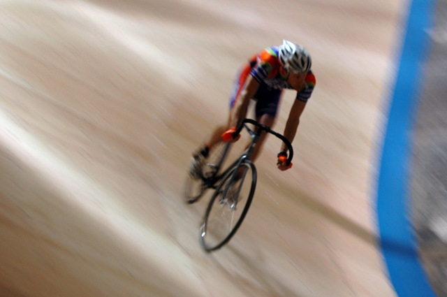[Dirk_BldrVelodrome_small_cropped_122208.jpg]