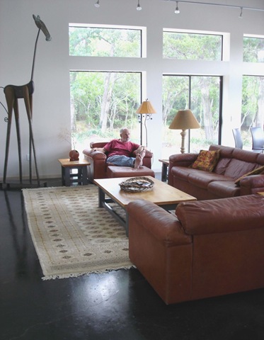 [137 living room[3].jpg]