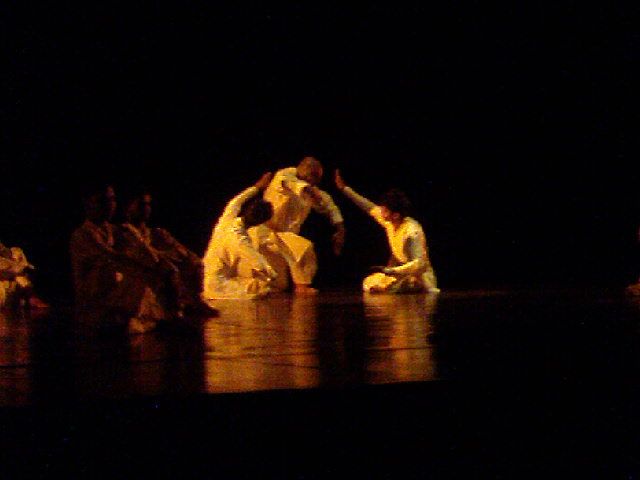 Students from Salaam Baalak In a mudra