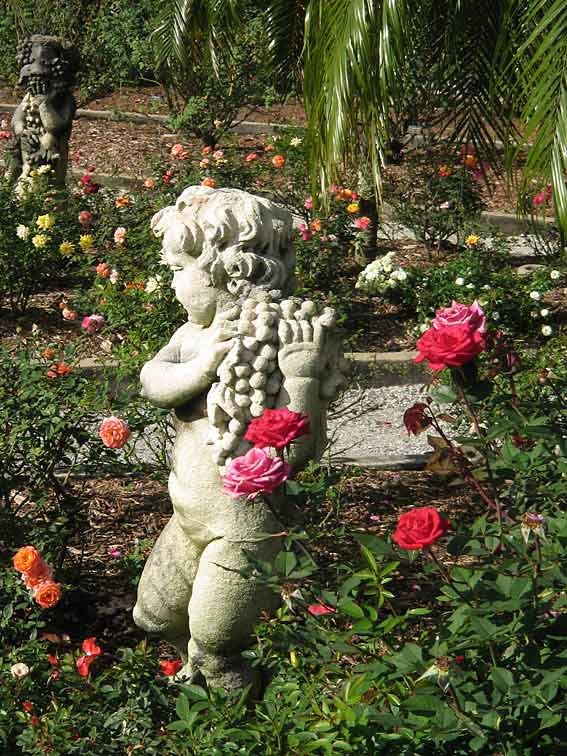 [roses-and-statue-december[4].jpg]
