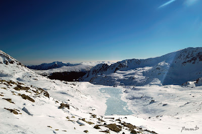 Lacul Bucura(2040m), cel mai mare lac glaciar din Romania - 8,90 ha Lacul Bucura(2040m), cel mai mare lac glaciar din Romania - 8,90 ha