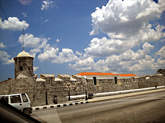 [San_Salvador_de_la_Punta_Fortress[7].jpg]