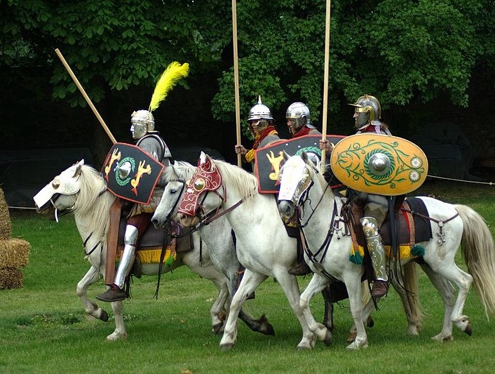 [equites-romanos-a-la-carga9.jpg]