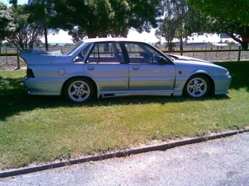 VL Walkinshaw Side
