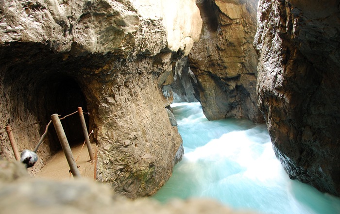 [the gorge5[1].jpg]