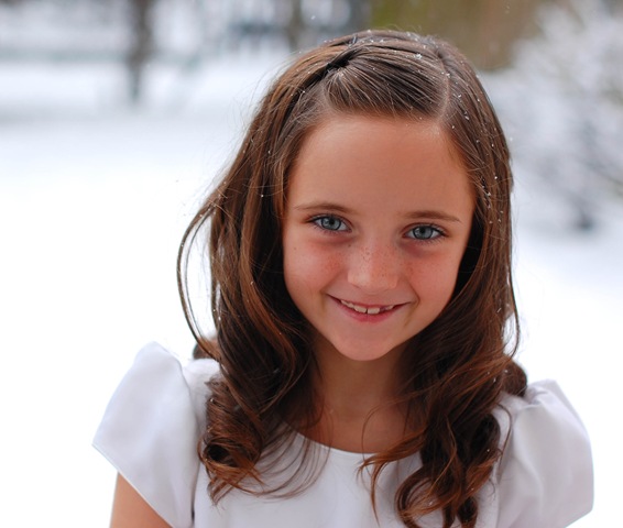 [Emily in the snow2[9].jpg]
