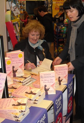 [book signing 009[3].jpg]