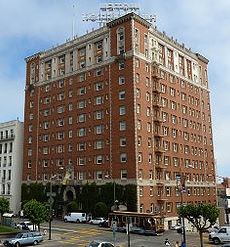 [250px-2009-0722-HuntingtonHotel[3].jpg]