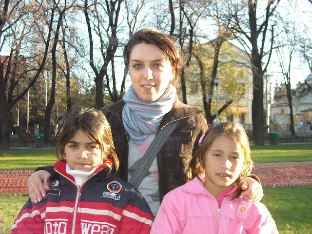 http://lh6.ggpht.com/_1fk34j8W6WU/SxLrelK1b4I/AAAAAAAAAZ4/huMEfv1QKPE/s640/VoluntariatPitesti_MaluVanat%20%289%29.JPG