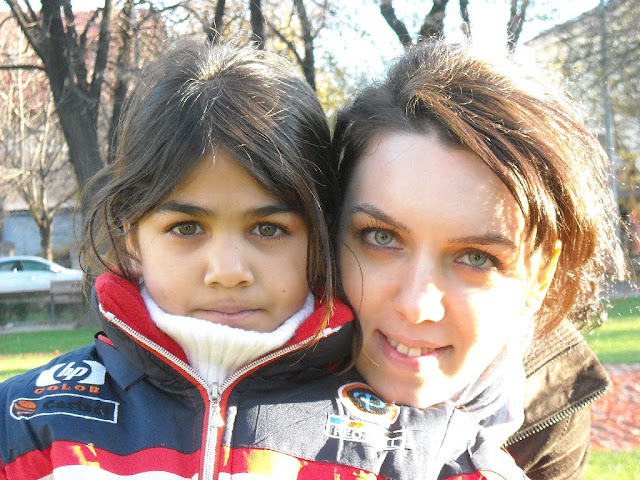 http://lh6.ggpht.com/_1fk34j8W6WU/SxLrrbXSMAI/AAAAAAAAAZ8/-5qEABgtpbU/s640/VoluntariatPitesti_MaluVanat%20%2810%29.JPG