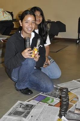 Students building towers out of oreo