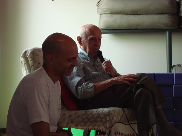 [Vitor e Professor 2[2].jpg]