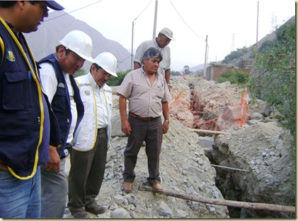 Vicepresidente Regional, Dr. Custodio supervisando la obra de desague en Santa Eulalia