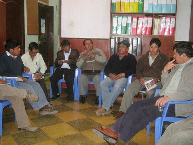 [los presidentes de las comunidades de matucana 2[4].jpg]