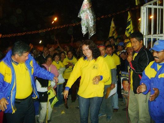 [nelson chui inaigurando un local de campaña de la futura alcaldesa de san antonio, dra. eveling feliciano ordoñez[4].jpg]