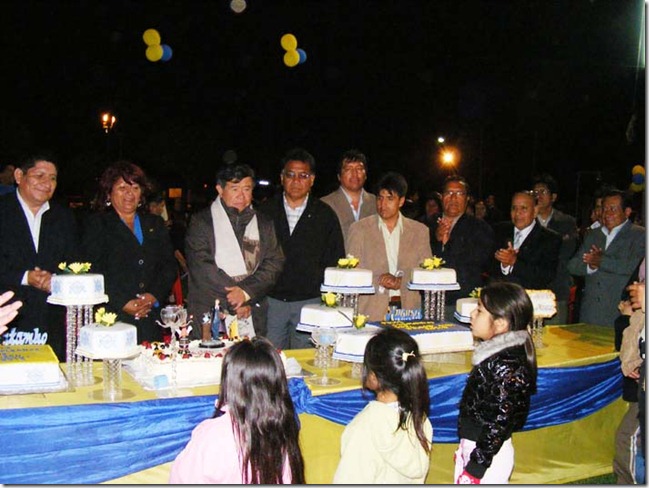 en el cumpleaños del presidente nelson chui hubo seis tortas que fueron donados por algunos alcaldes provinciales y distritales de Huarochirí