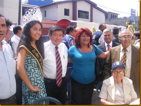 presidente nelson chui junto a miss huarochirí, la alcaldesa provincial de huarochirí y el gerente de infraestructura, Ing. Julio Ríos Sousa