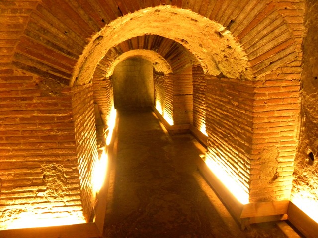 [Naples Underground[3].jpg]
