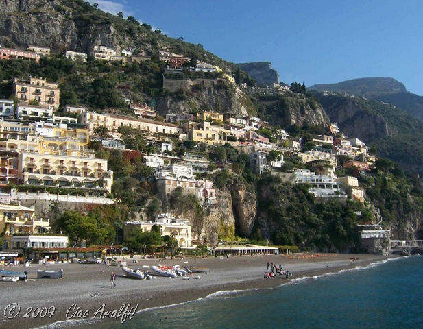 [Ciao Amalfi Coast Blog Positano Beach 2[7].jpg]