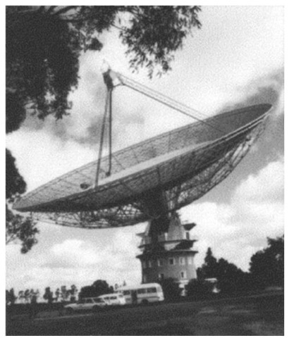 Parkes Radio Telescope, Australia. This figure can also be seen at the following website: http://deepspace.jpl.nasa.gov/technology/95_20/array_1.htm. This figure is available in full color at http://www.mrw.interscience.wiley.com/esst.