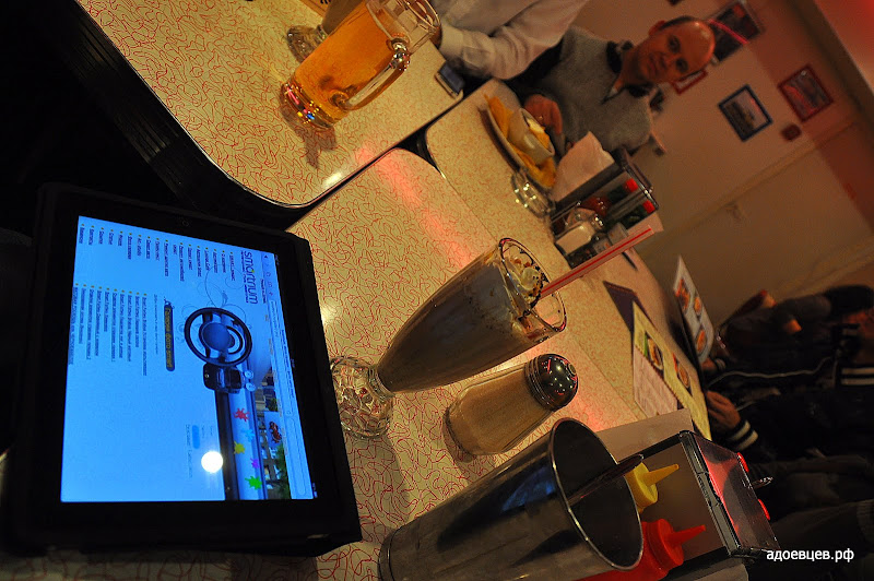http://lh6.ggpht.com/_1zjbKuJCv9I/TPMPX747jAI/AAAAAAAAHzQ/stbXelOStV8/s800/2010-11-26%2021-41-30.JPG