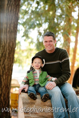[LyndenFamilyPhotographerF11-1-09Colby-109[2].jpg]