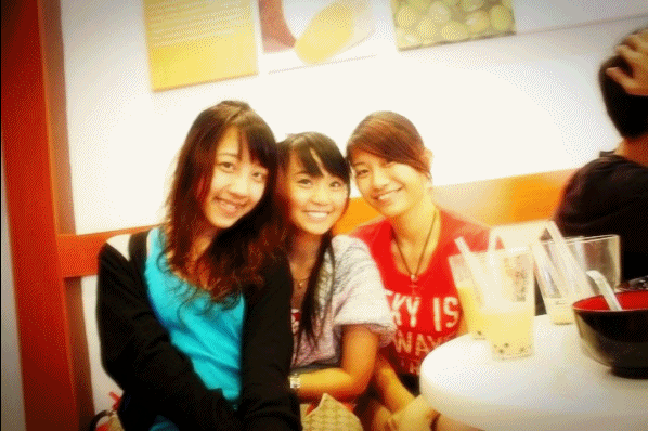 [me-and-frenss2.gif]