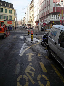 Sur le chemin du travail. Rue du Jura : "La glace va certainement finir par disparaître d'elle même. En plus, y'a pas de cyclistes en hiver." Photo : Séverine Ducrey