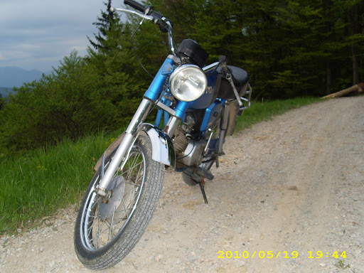 1983,it has 6hp @8200rpm, 50cc eng., 5 speed gearbox, 85km/h max speed,