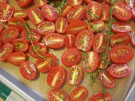 Sliced Cherry Tomatoes with Thyme & Olive Oil