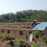  &ndash; Roofing work on the school, Kabala, Sierra Leone March 2008 …. © 2008 NHA Photos