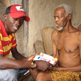  &ndash; pain rub distribution. © NHA, J Mansaray 2007