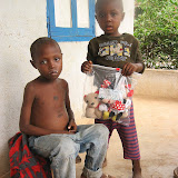  &ndash; Children receiving teddy bears and toys from Nazareth House. ©2007 NHA JMansaray photographer