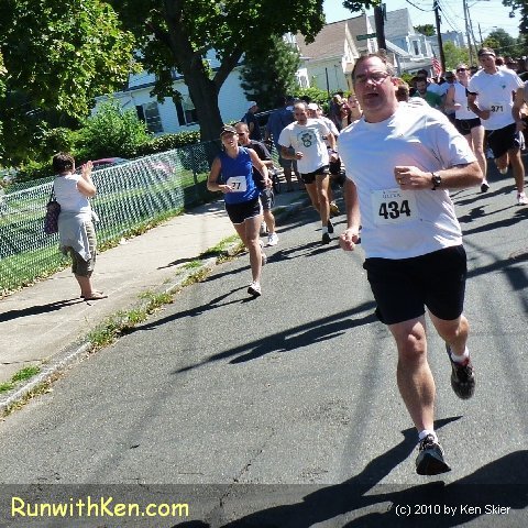 Runners at the 2009 Lisa's LCA 5K in Lowell, MA. (see more race photos at runwithKen.com)