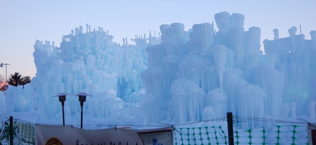 [icecastle152.jpg]