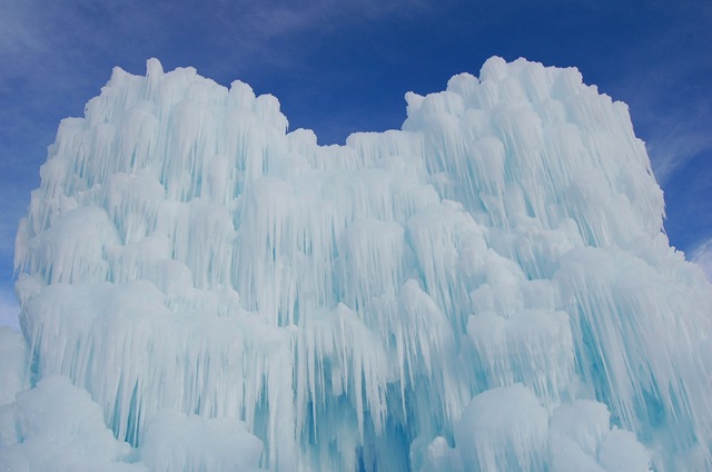 [midwayicecastle522.jpg]