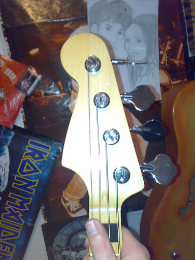 Jazz Bass (LH) feito Pelo Luthier Cavalheiro 20112010319