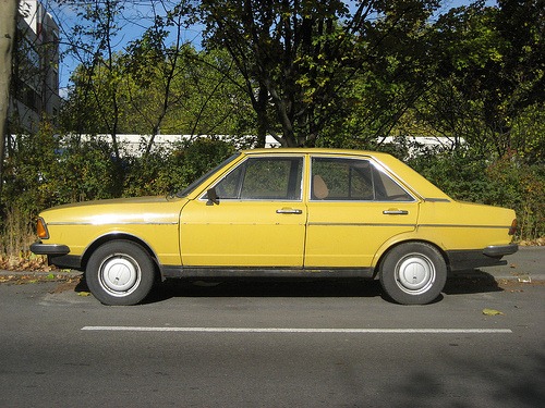 [yellowaudi801[3].jpg]