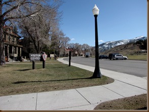 Mammoth Hot Springs deserted