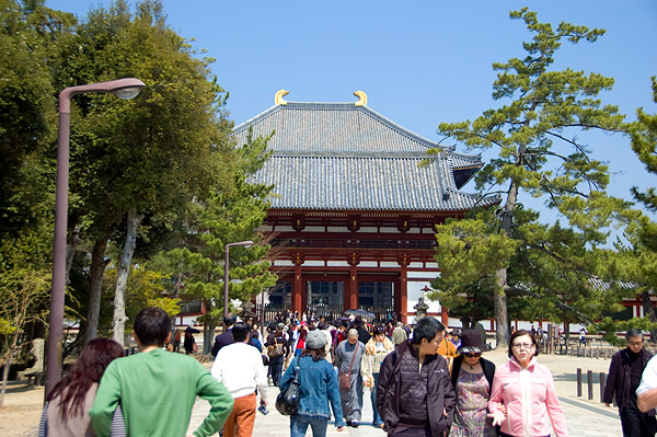 東大寺中門（重要文化財）